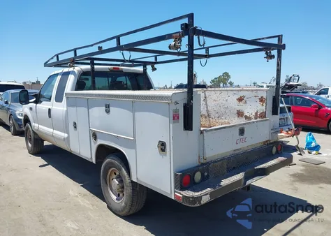 2002 Ford F-250 Lariat/Xl/Xlt z USA, uszkodzony, nr VIN 1FTNX21S32EA79022